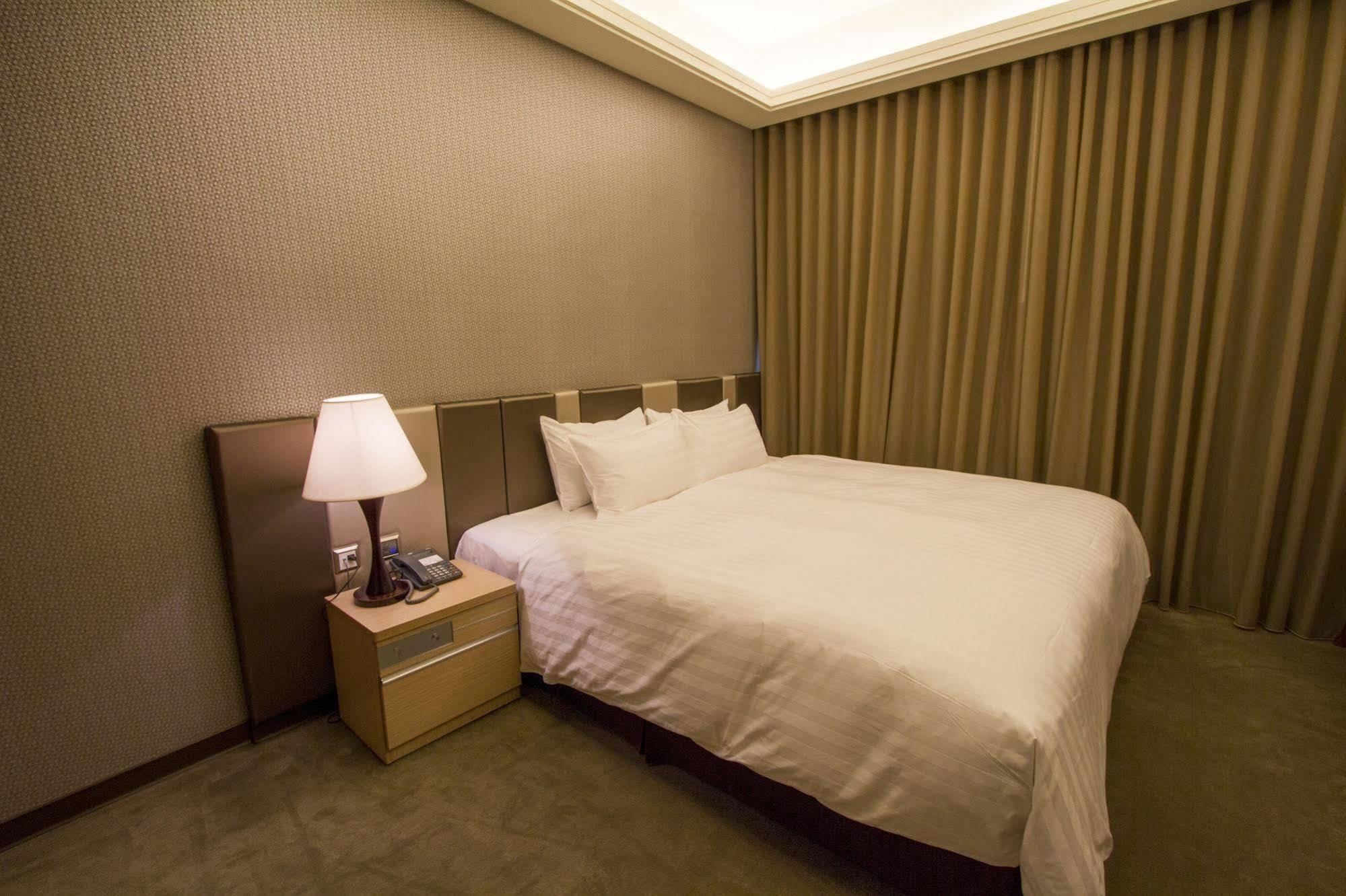 Hunt Champion Hotel Tajcshung Kültér fotó