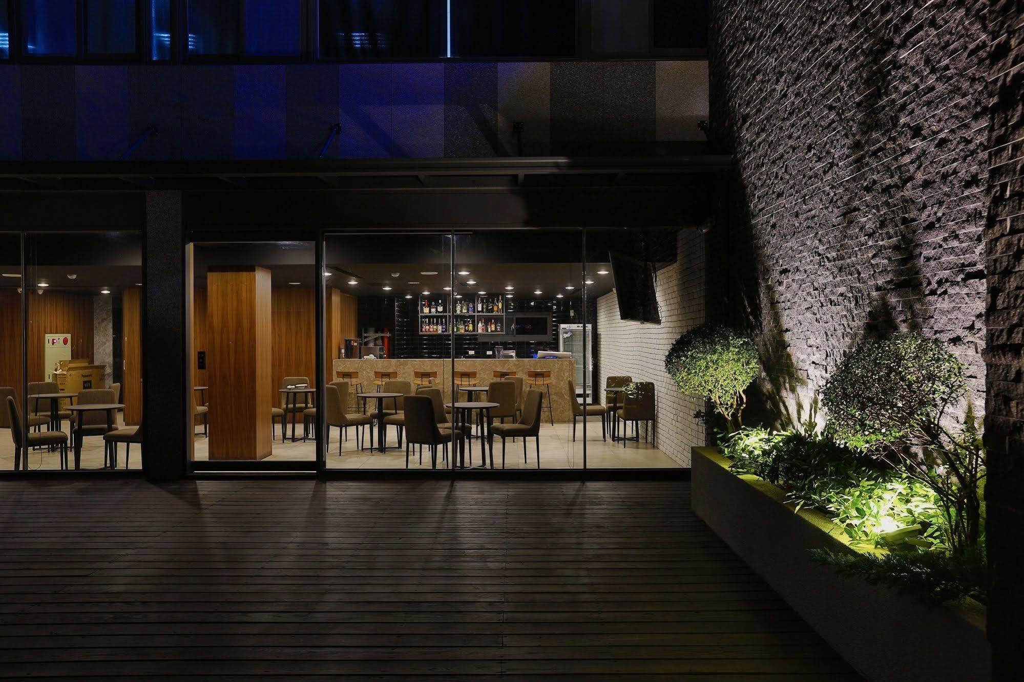 Hunt Champion Hotel Tajcshung Kültér fotó